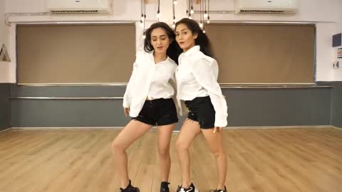 Muqabla Song | Street Dancer 3D | Sharma Sisters
