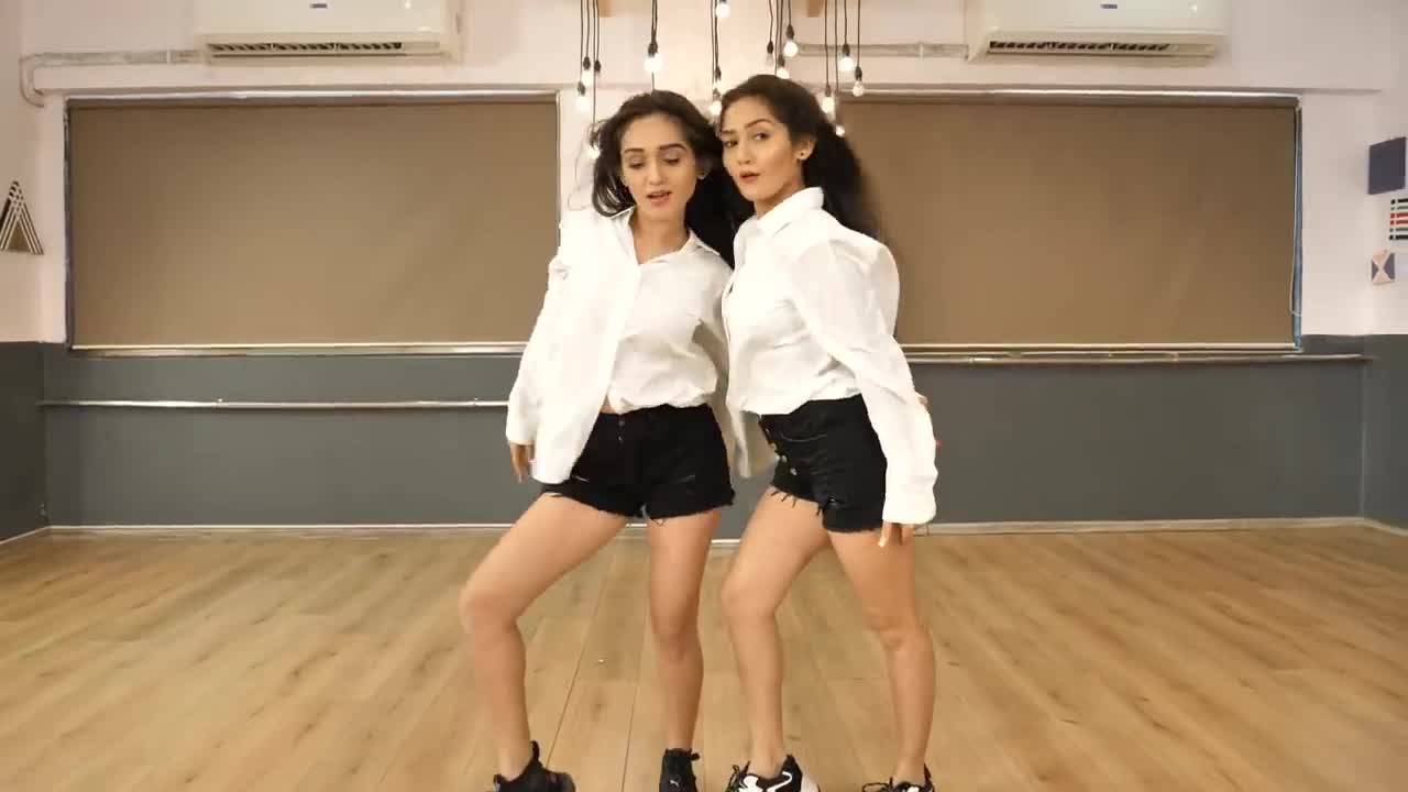 Muqabla Song | Street Dancer 3D | Sharma Sisters