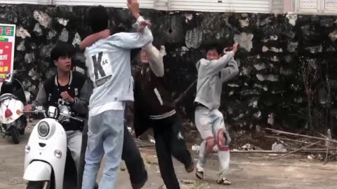 Teen Gang Attack Leaves Guy Seizing