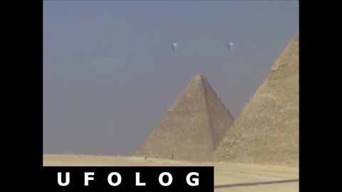 UFO near the Egyptian pyramids.