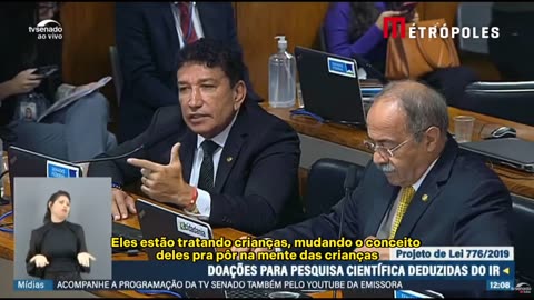 “Projetos culturais no Brasil são libertinagem”, diz Magno Malta em comissão do Senado