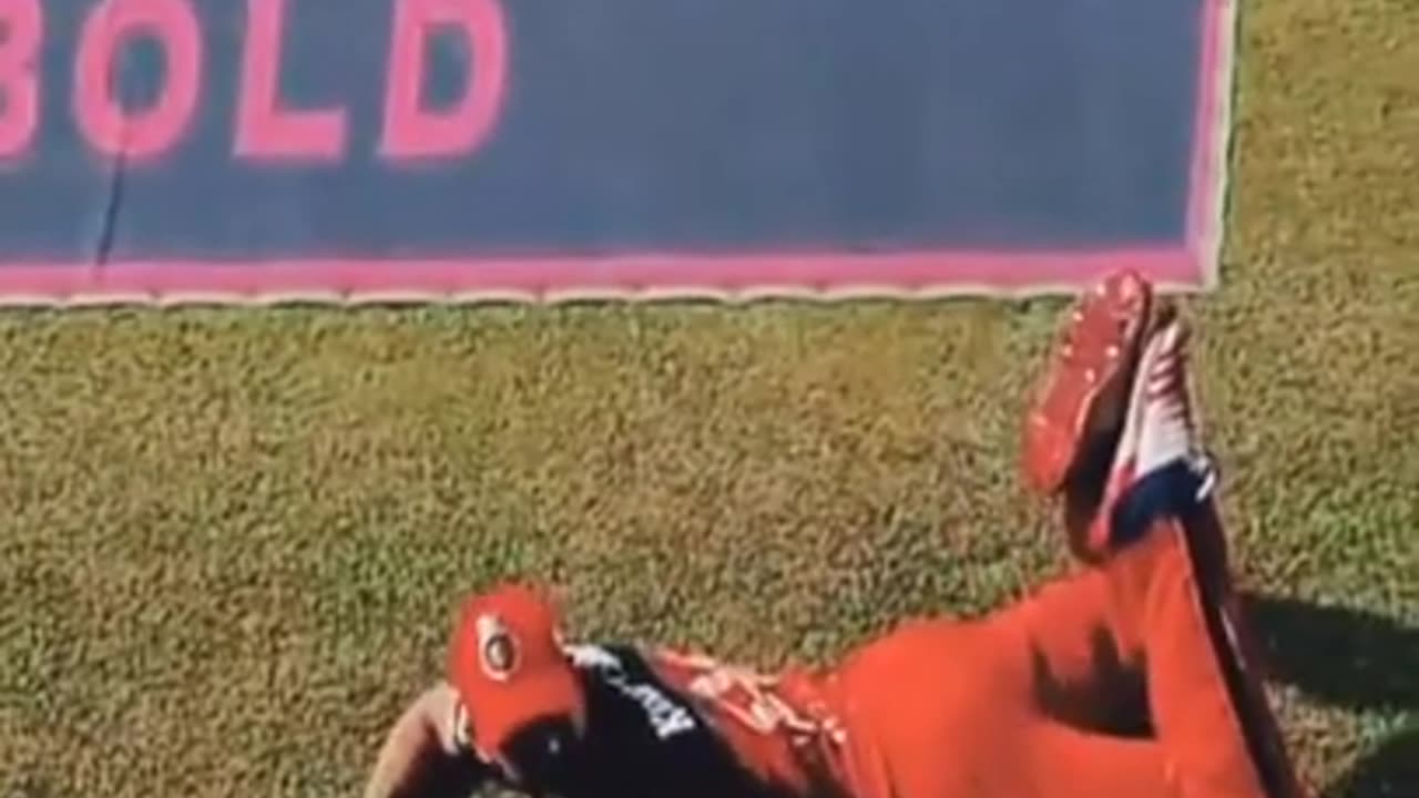 "Amazing Cricket Catches: Unbelievable Moments!"