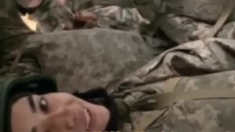 Ukrajinky jedou z Kyjeva do první linie na Donbas