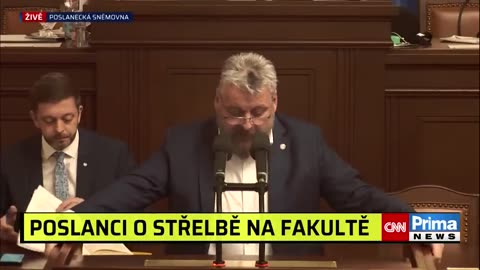 Jan Richter hovoří o tragické události ve fakultě v Poslanecké sněmovně