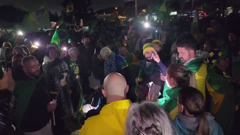 Ex-campeão campeão de MMA Wanderlei Silva se junta a Manifestação em frente ao Exército