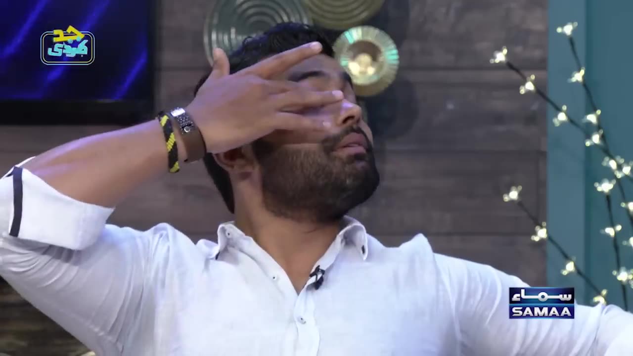 Beti Ki School Fees Dene Ke Paise Nahi They | Umar Akmal Burst Into Tears In Live Show