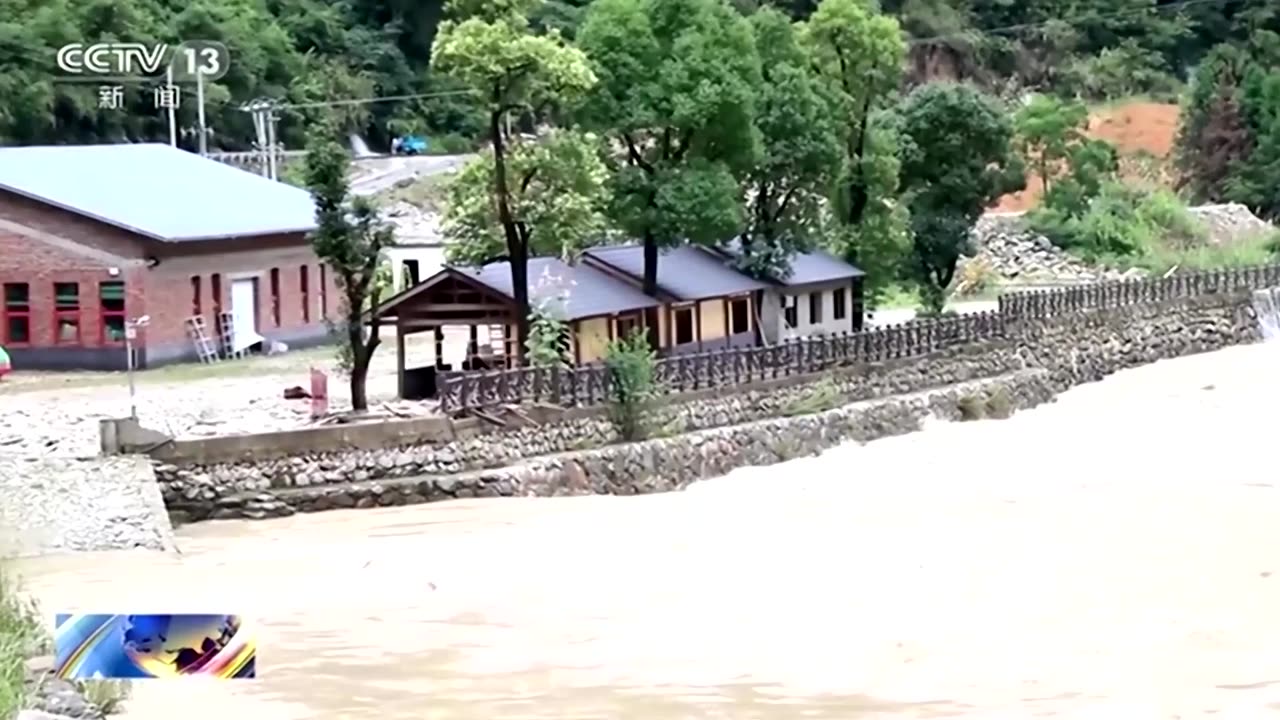 Major floods prompt evacuation in northern China