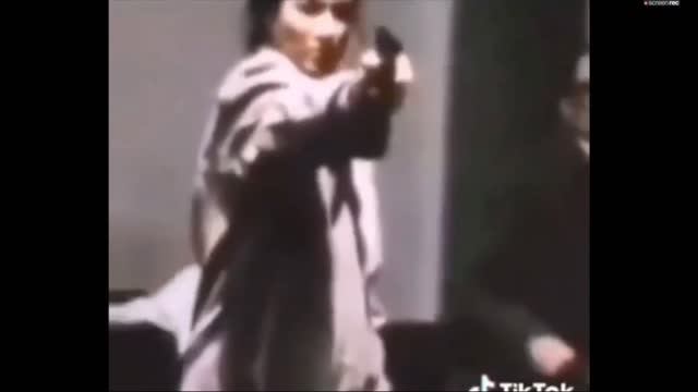 Marianne Bachmeier shot the man 5 times who confessed to raping & murdering her 7 year old daughter.