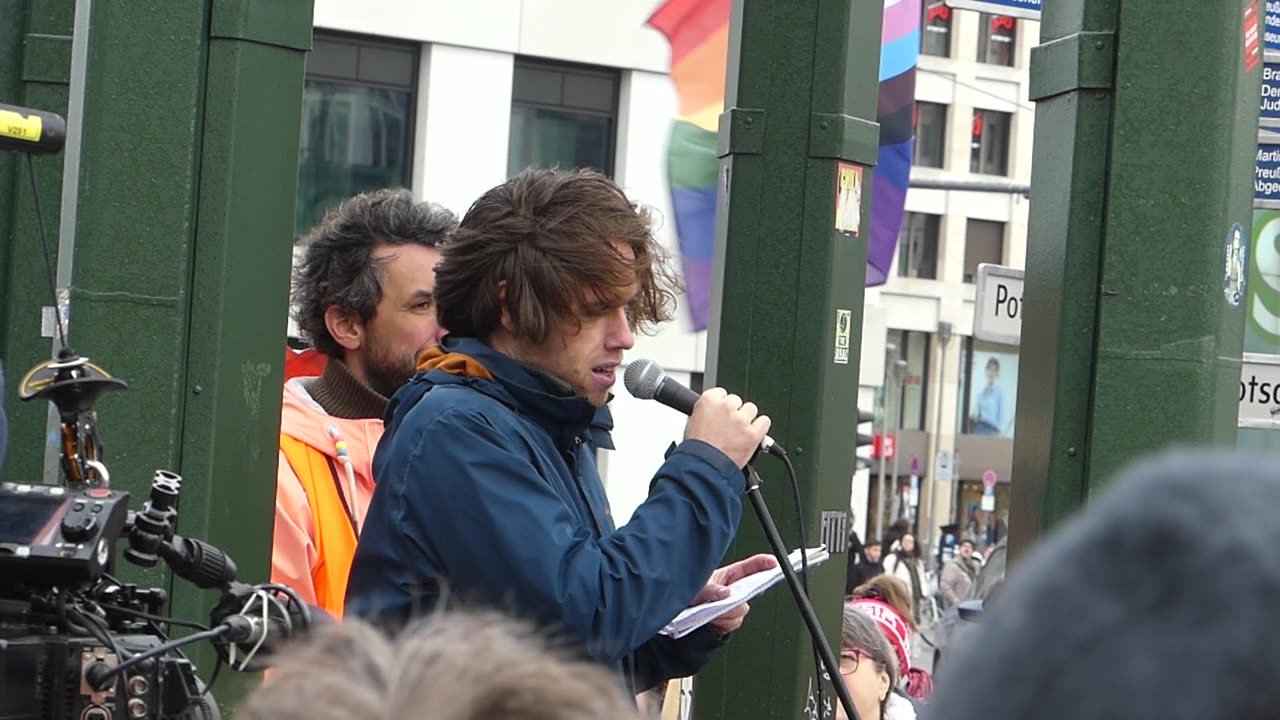 Demo Letzte Generation will nicht mehr auf Straßen festkleben