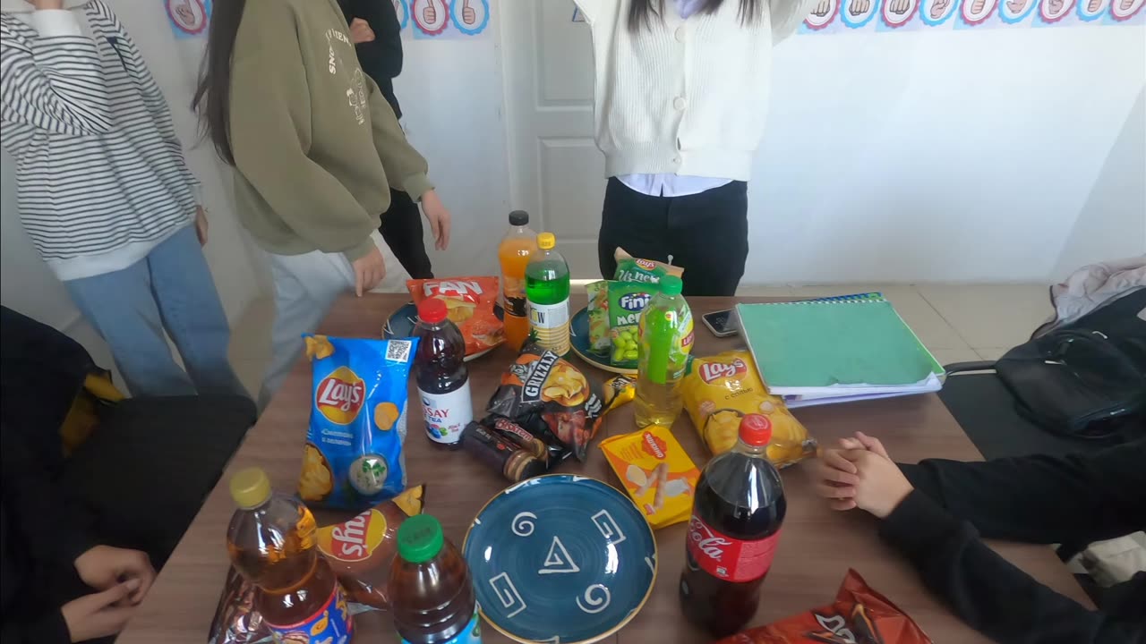 Preparing for student party with Piko - Подготовка к студенческой вечеринке с Пико