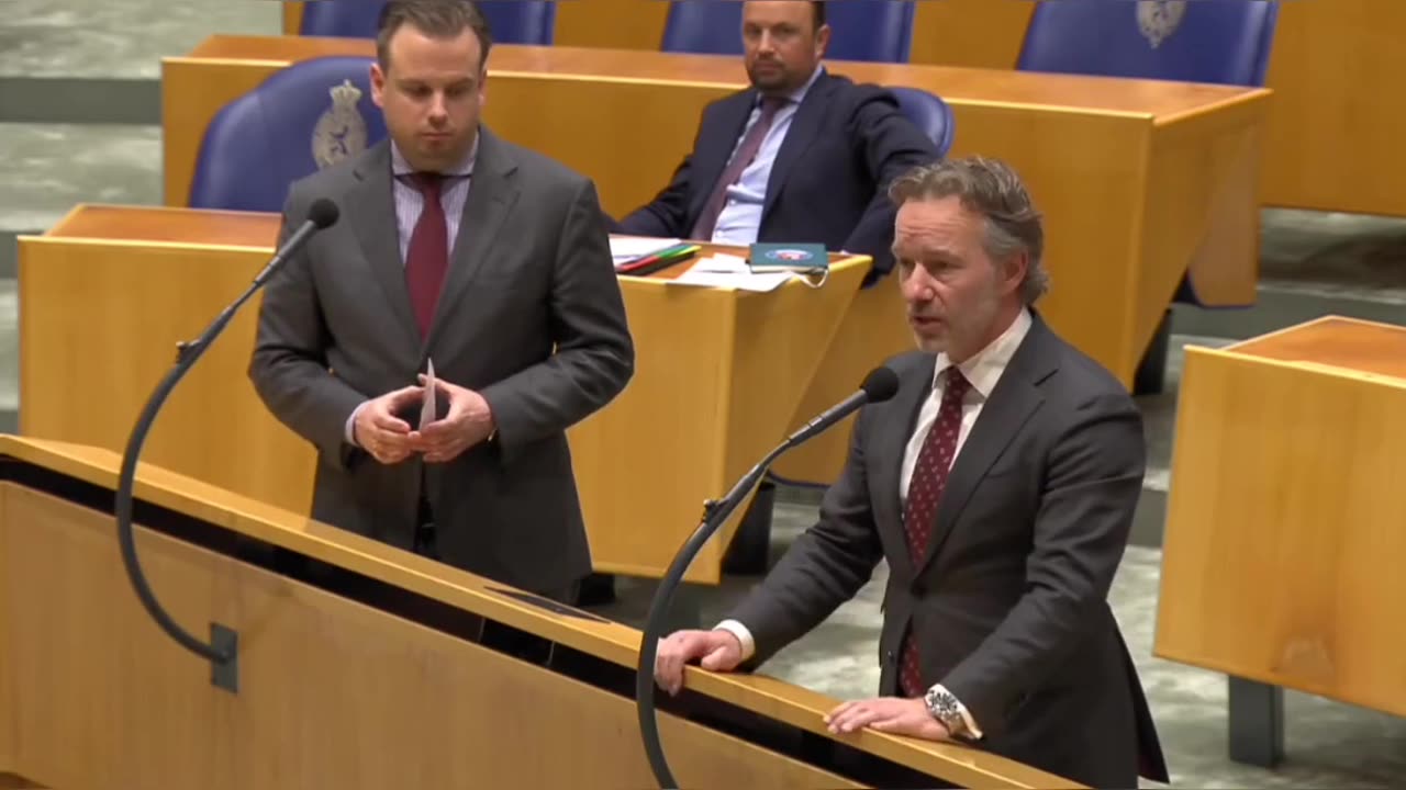 Van Haga CONFRONTEERT VVD'er! 'Er zit voor MILJARDEN in de grond! Betaalbaar gas kan gewoon!'