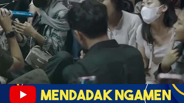 CUMA DI MENDADAK NGAMEN BISA SEDEKET INI DENGAN PENONTON
