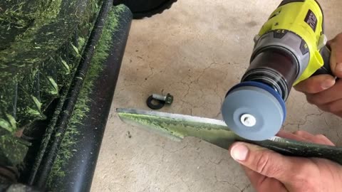 EASIEST Way to Sharpen a Lawn Mower Blade