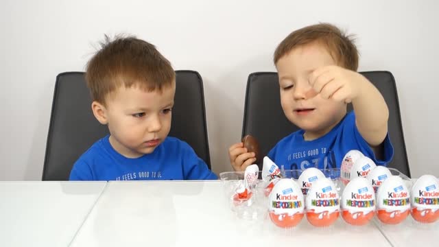 KIDS PLAYING WITH KINDER SURPRISE EGGS Experts from eggs surprises