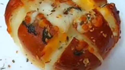 Chees garlic bread.