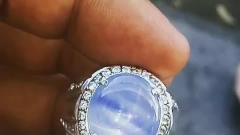 Blue sapphire crystal