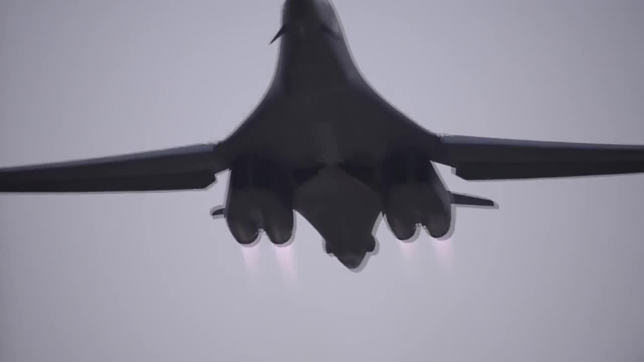 Stunning Video of B-1 Lancer in Action • Takeoff & Landing [Training Footage]9