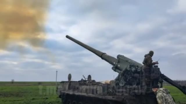 Russian "atomic" Pion guns destroy V.S.U. fortifications and equipment in Kharkiv region