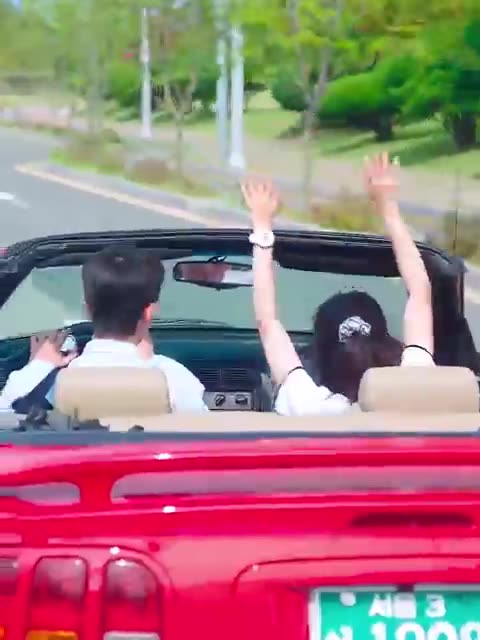 She always stuck in trouble 🤣 and enjoy it