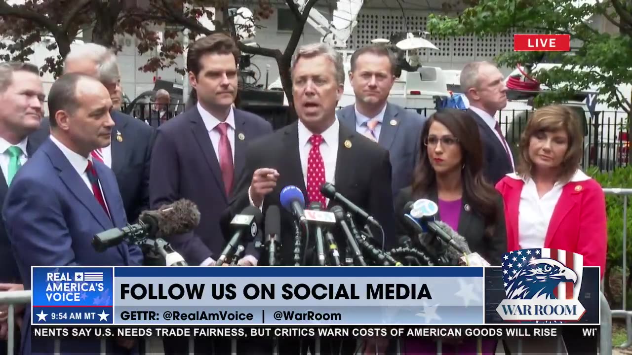 Republican Legislators Hold Press Conference Outside President Trump's NYC Courthouse