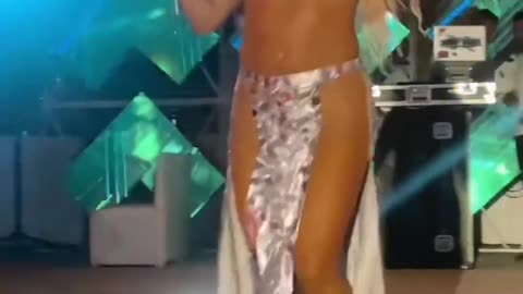 Bella dance video