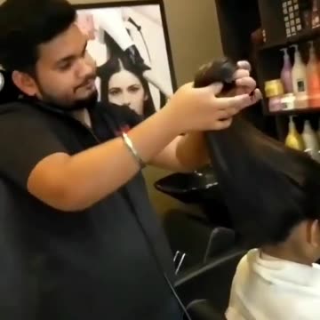 Ladies, this is how you curl your hair fast!!! #lifehacks #lifehacksroast #hairstyle #haircaretips