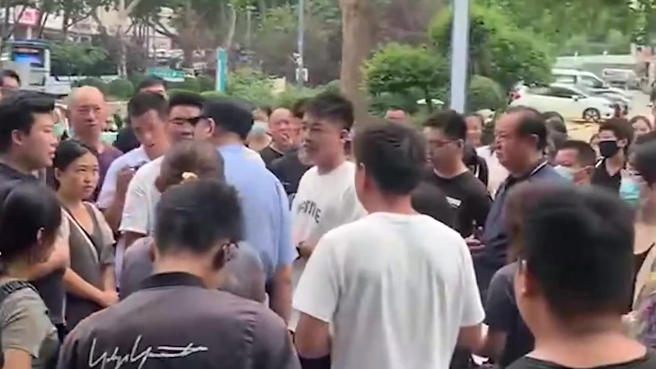 The CCP police cracked down on property owners protesting an unfinished real estate project