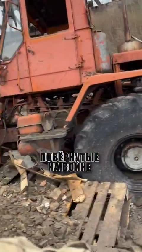 The road to Bakhmut on behalf of the Armed Forces of Ukraine. Rasputitsa, a sunken M113