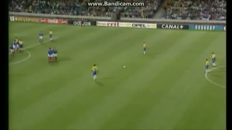 Roberto Carlos unreal freekick goal