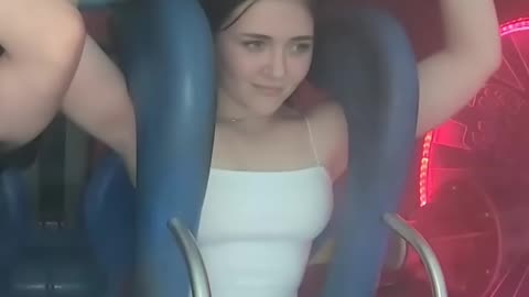 Wanita cantik uji andrenalin