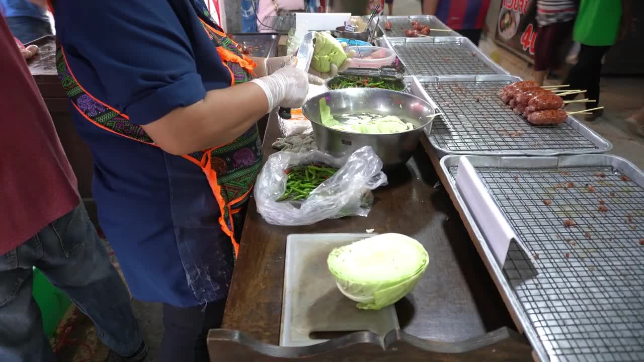 How to make Eastern Thai sausage/Saikook Isan:สายกุกอีสาน