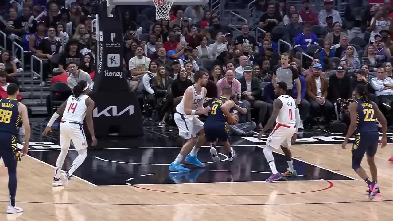 71_Ivica Zubac gets standing ovation after 31 points and 29 rebounds vs Pacers