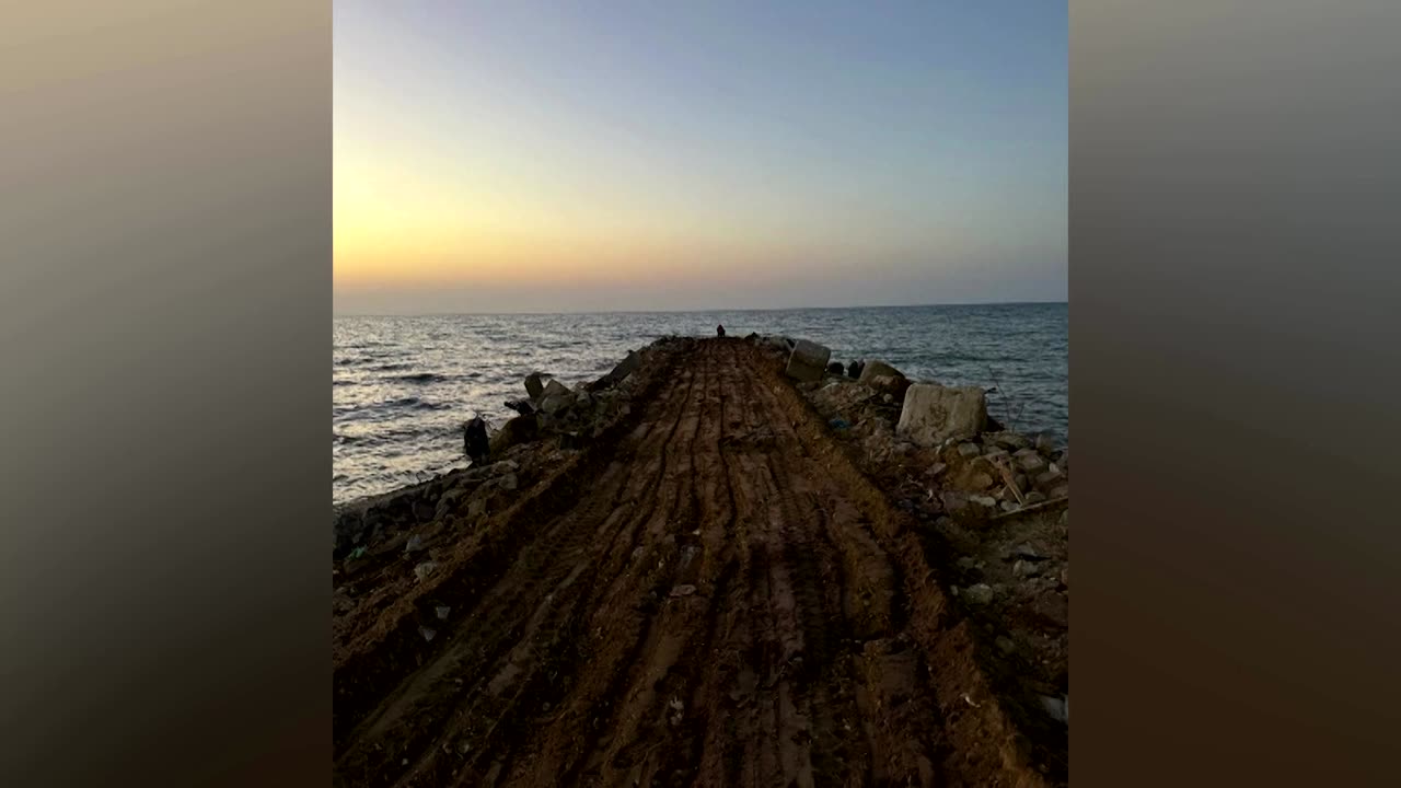 Construction progresses on makeshift jetty for Gaza aid