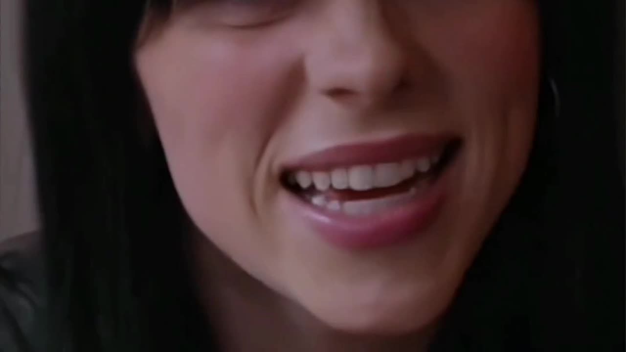 "Exploring Billie Eilish's Unique Style and Sound