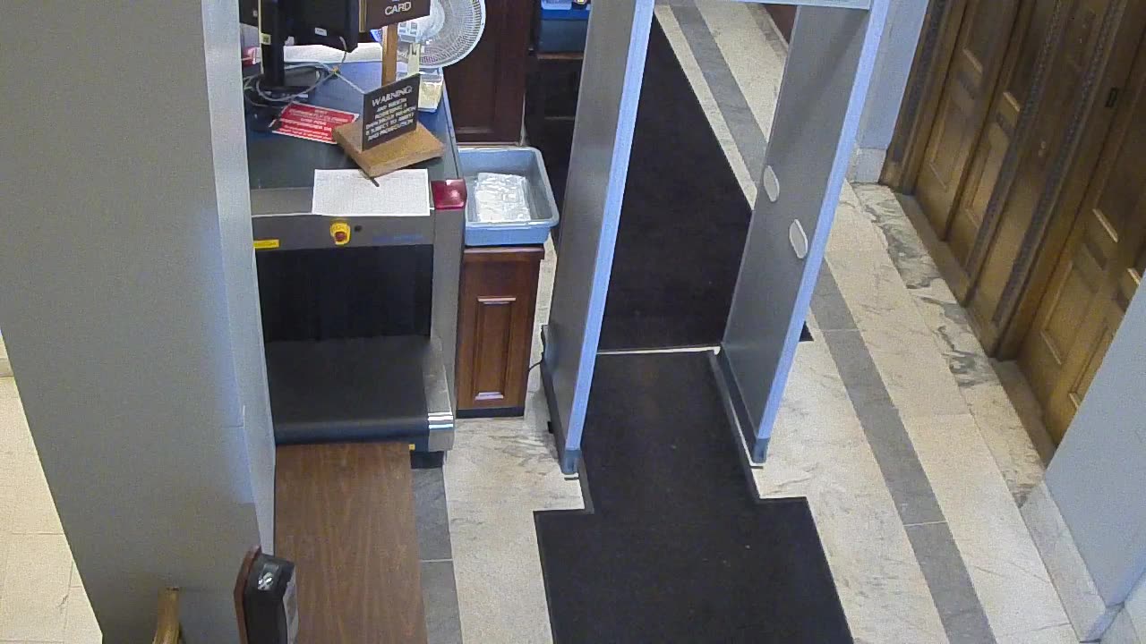 1017RSOB01DelAveADADoor_2021-01-06_20h04min49s350ms.mp4