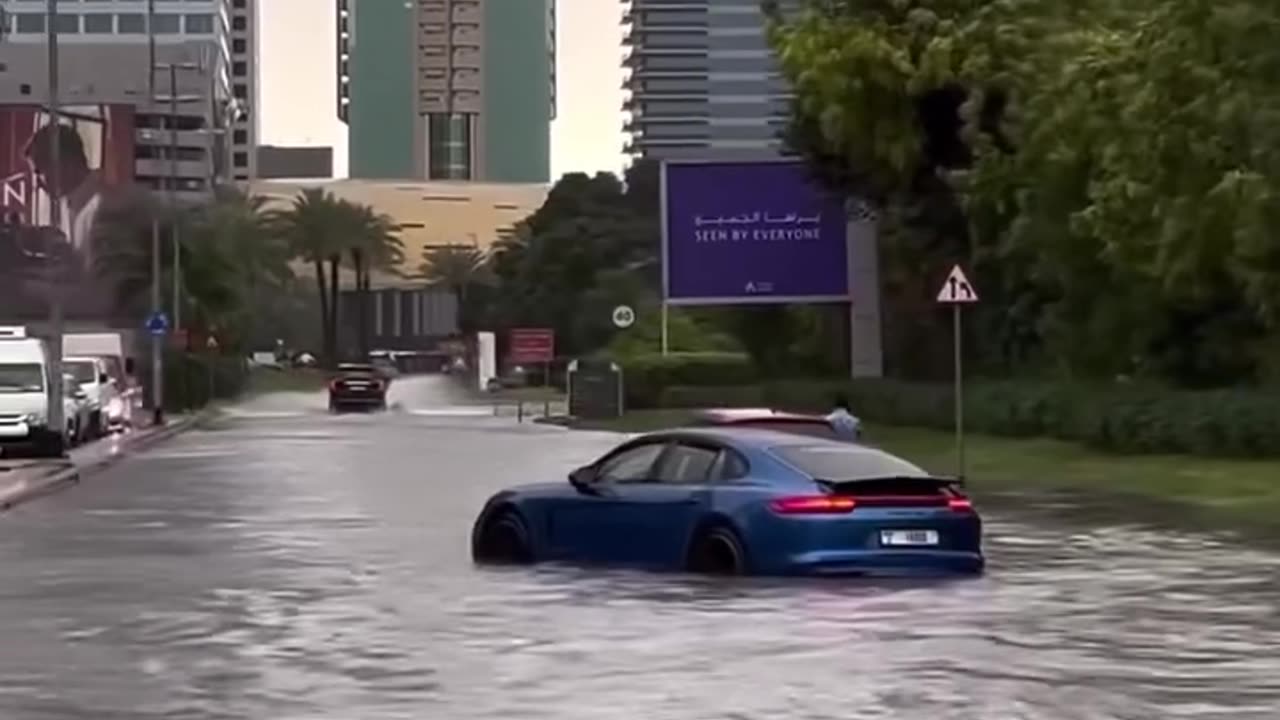 The UAE drowned due to heavy rains