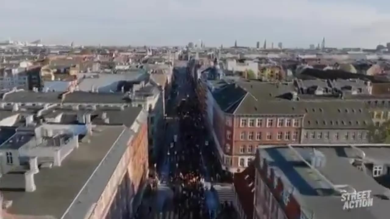 what a historic crowed in Denmark protesting for the palastinian right