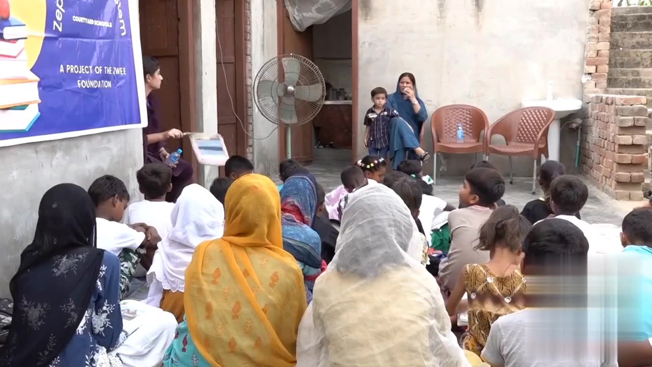 Pakistan woman sister help to make the future of the child