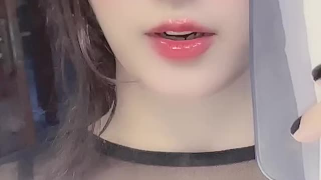 Beautiful Girl On Snack Video