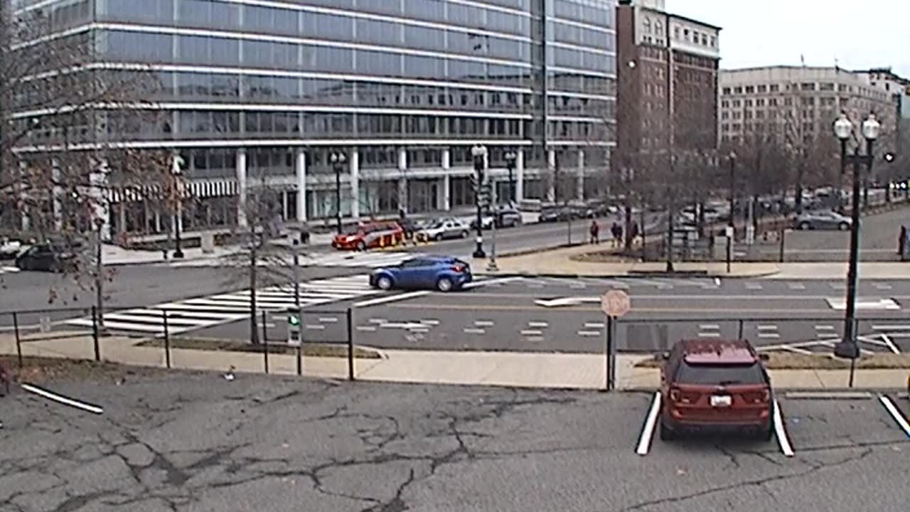 1901LOTS00Lot11SenateParking_2021-01-06_09h35min09s557ms.mp4