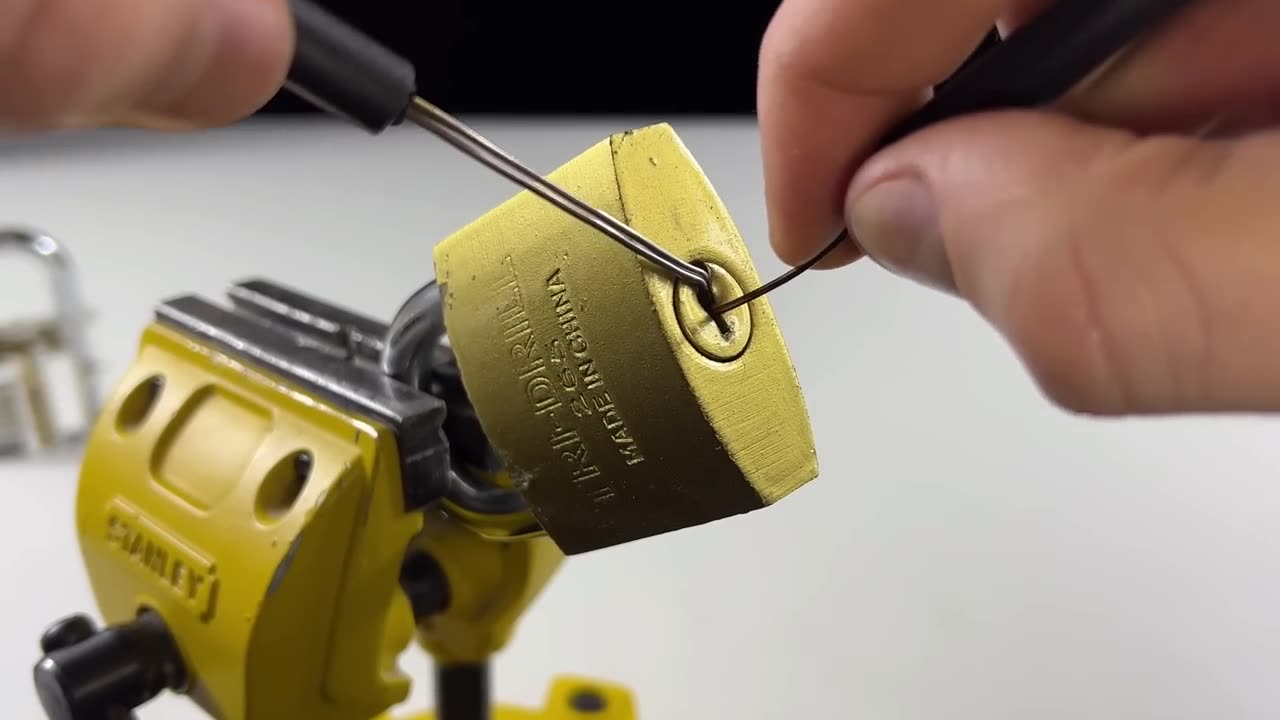 How To Open A Lock With Paper