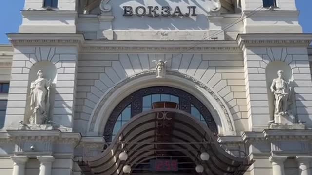Part 1 of my journey home from Lviv train station to Lublin Poland by bus