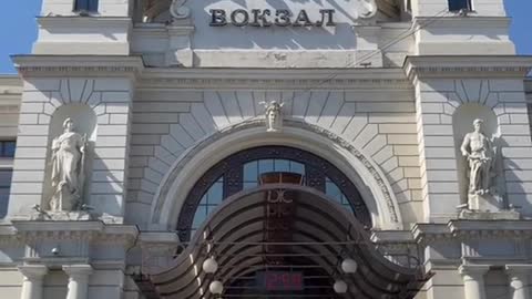 Part 1 of my journey home from Lviv train station to Lublin Poland by bus