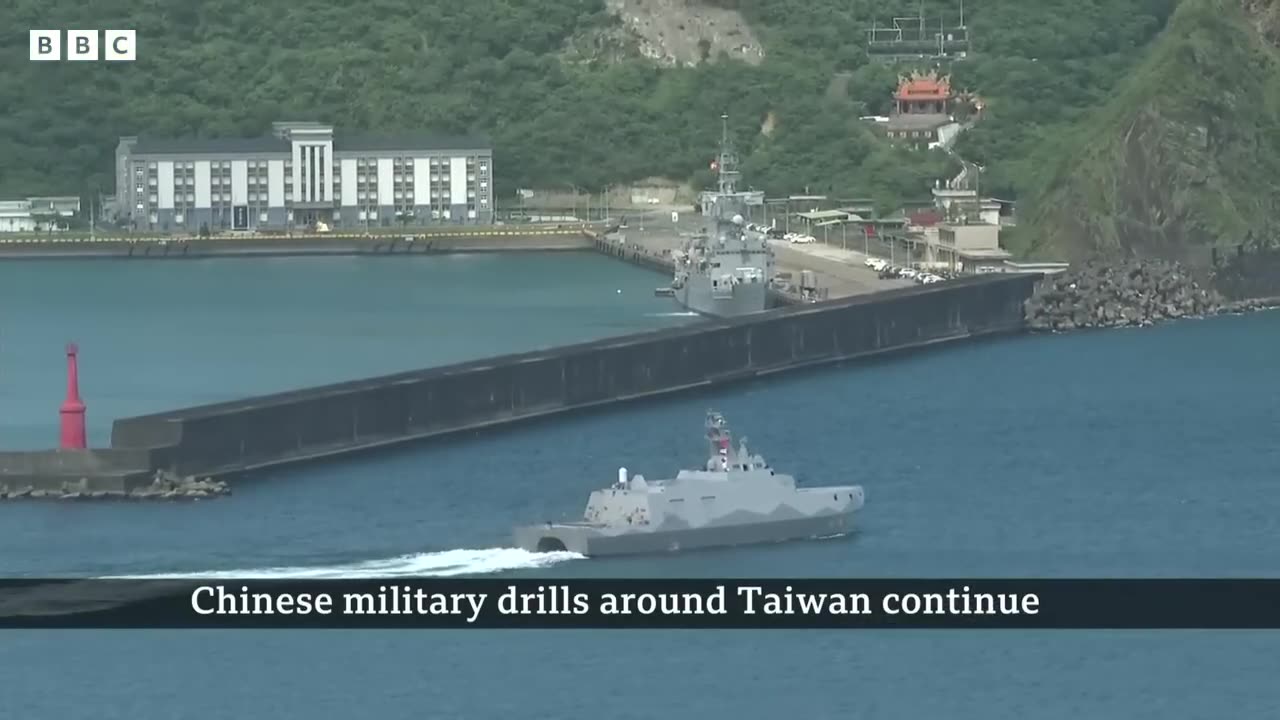 China rehearses _sealing off_ Taiwan in third day of drills