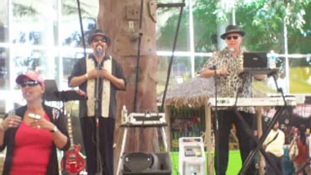 Las Vegas, NV — Hawaiian Marketplace: Entertainment #4