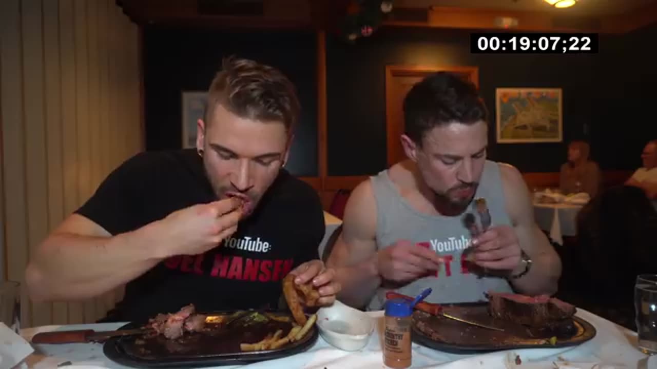 WORLD FAMOUS 72oz STEAK CHALLENGE Man Vs Food Challenge At Sayler's In Portland Oregon!