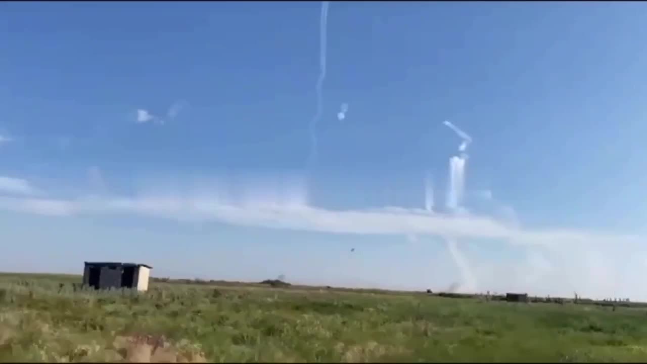 (Insane) Must-See Footage of StormShadow Missile Smashing into Russian SAM Battery