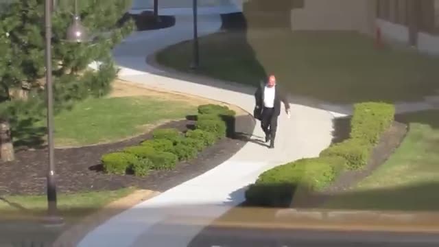 Man Attacked By Goose (almost dies)_Cut