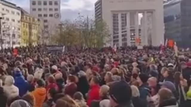 Thousands protest against Austria's impending 'lockdown of the unvaccinated'