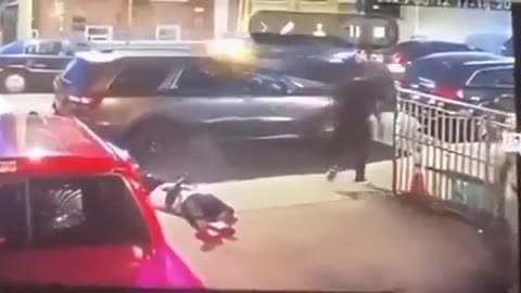 Man shoots man in daylight life is not worth much at the min